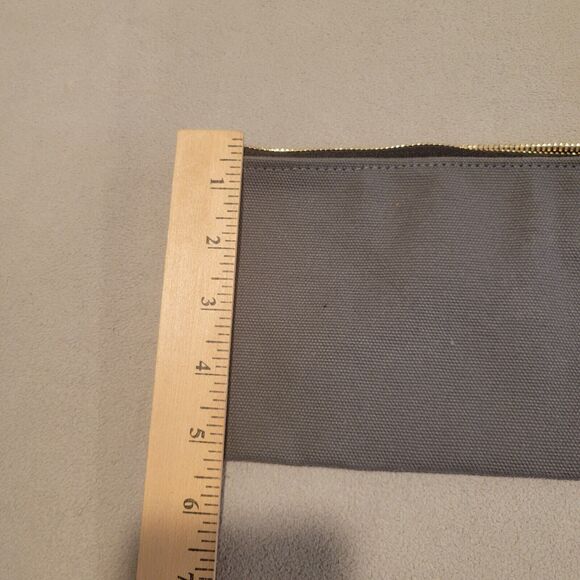 R. RIVETER (YKK) Zippered GRAY Canvas Pouch Ft. Bragg, USA 2019 - Picture 4 of 5